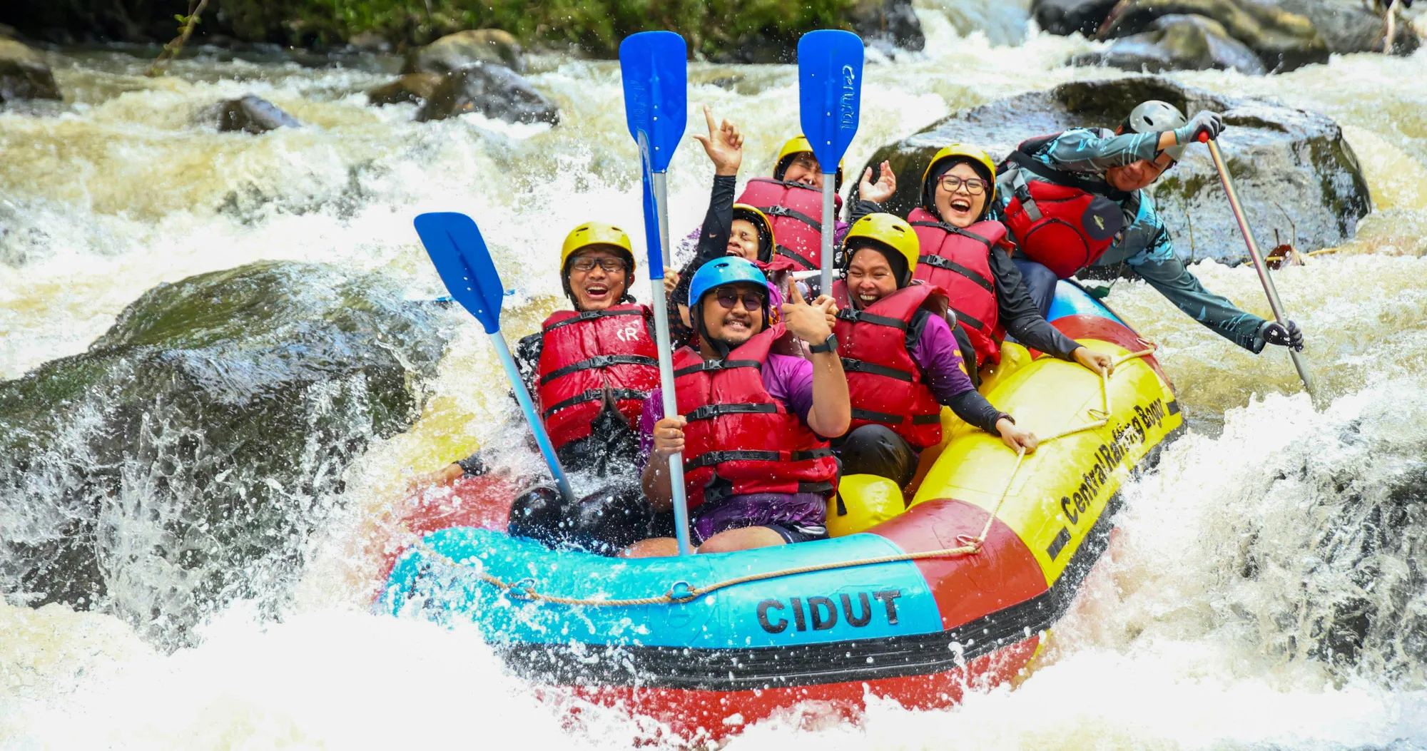 group tour river rafting