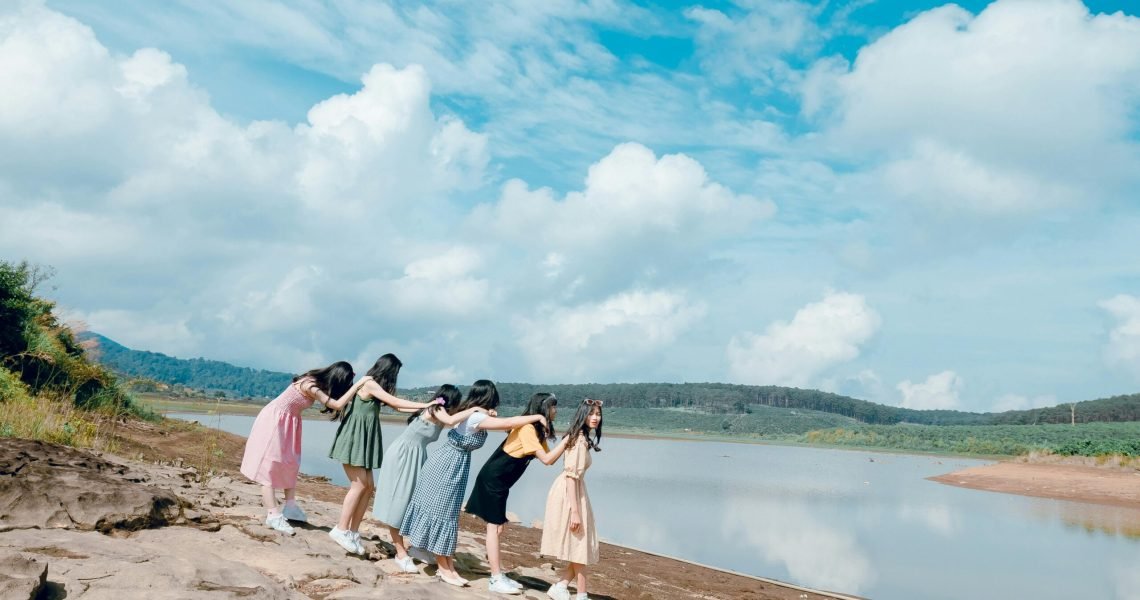 whitehilladventures-women-enjoying-hill-station