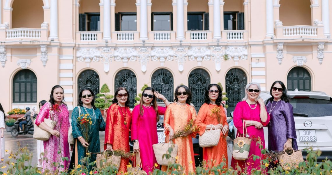 whitehilladventures-women-group-city-tour